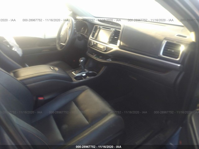 Photo 4 VIN: 5TDDZRFH4KS710091 - TOYOTA HIGHLANDER 