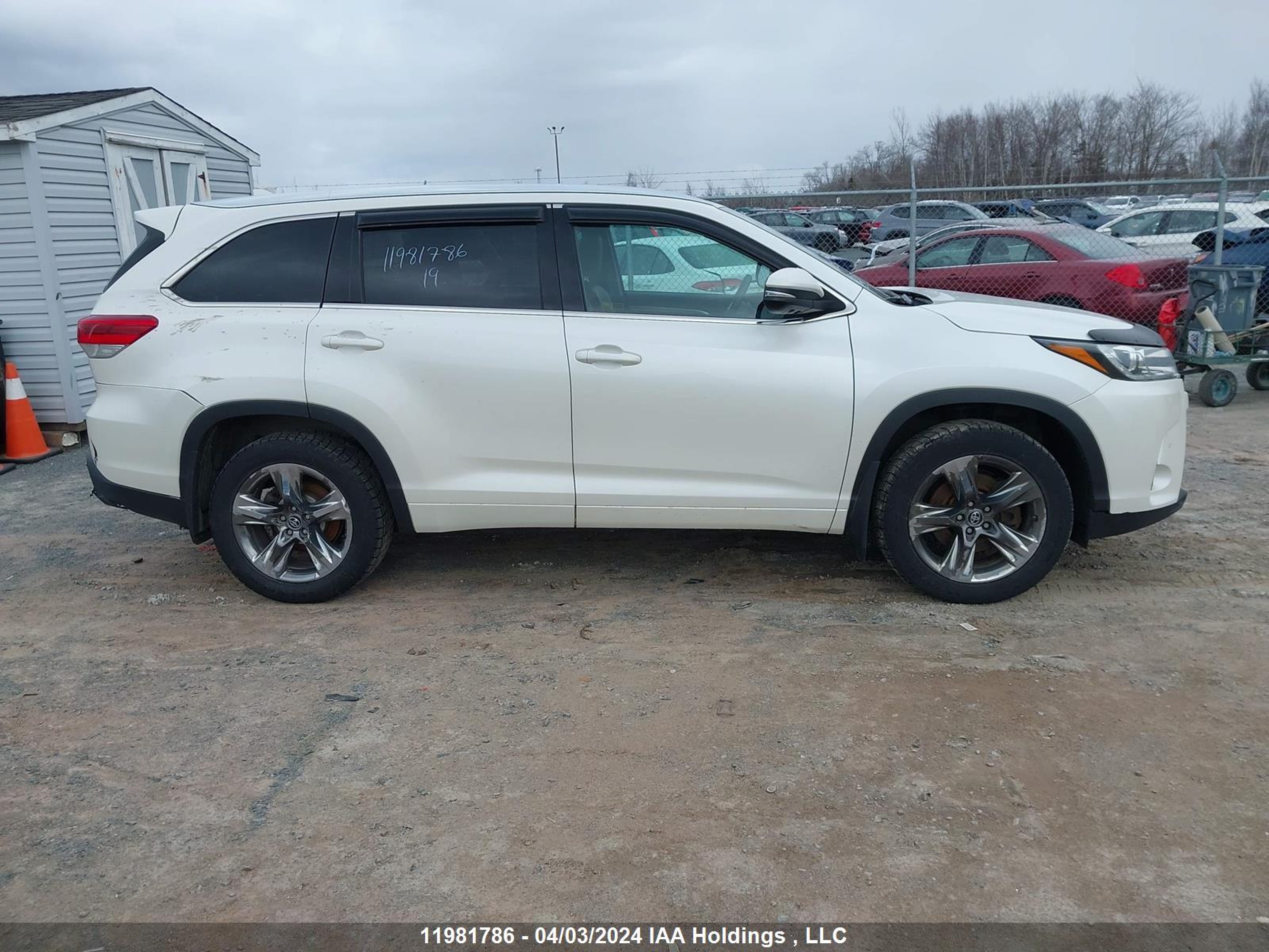 Photo 13 VIN: 5TDDZRFH4KS716876 - TOYOTA HIGHLANDER 