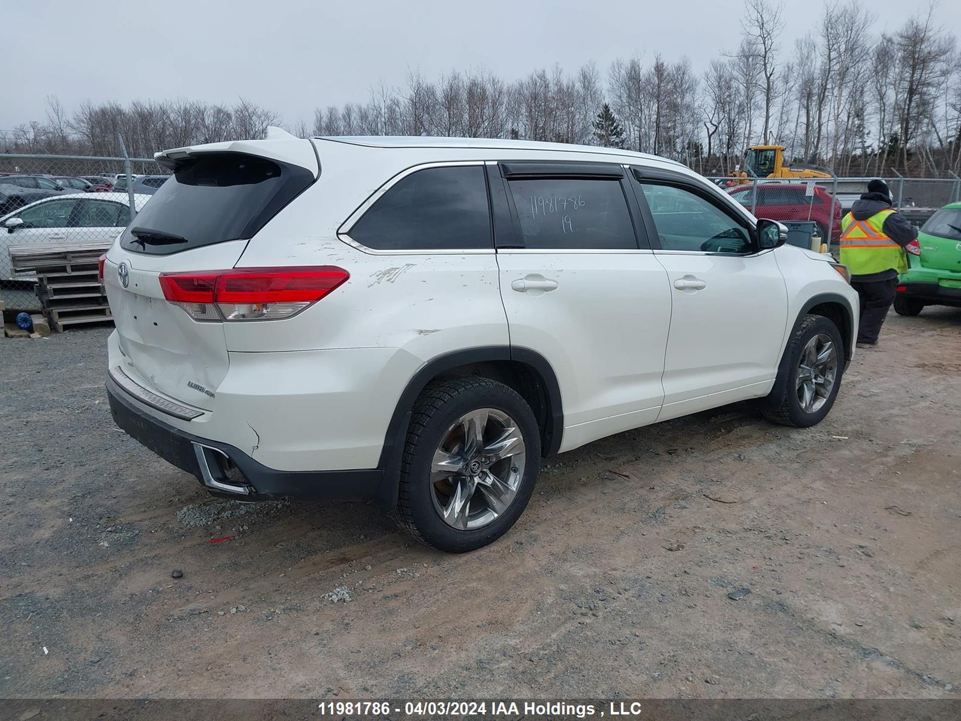 Photo 3 VIN: 5TDDZRFH4KS716876 - TOYOTA HIGHLANDER 