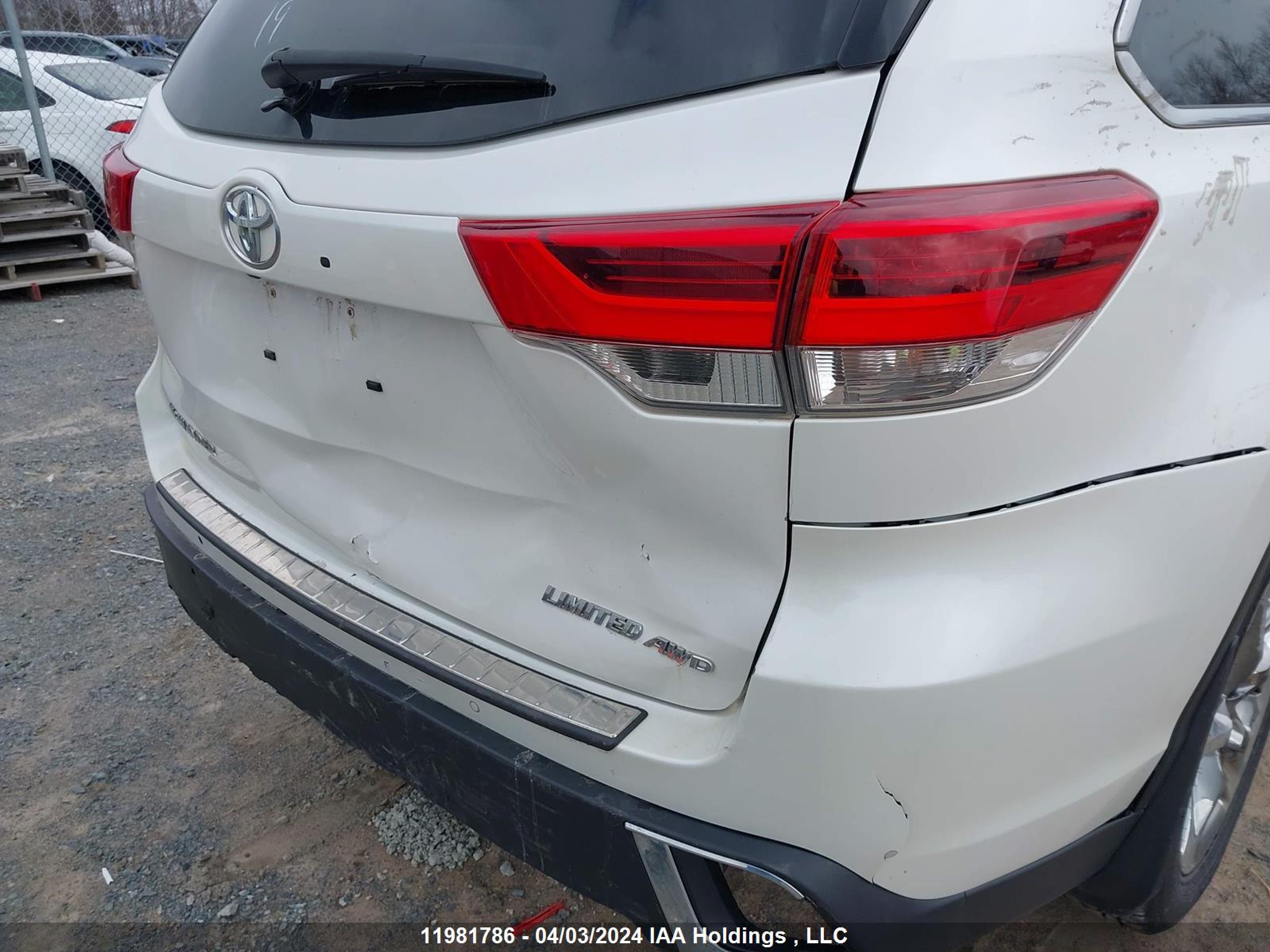 Photo 5 VIN: 5TDDZRFH4KS716876 - TOYOTA HIGHLANDER 