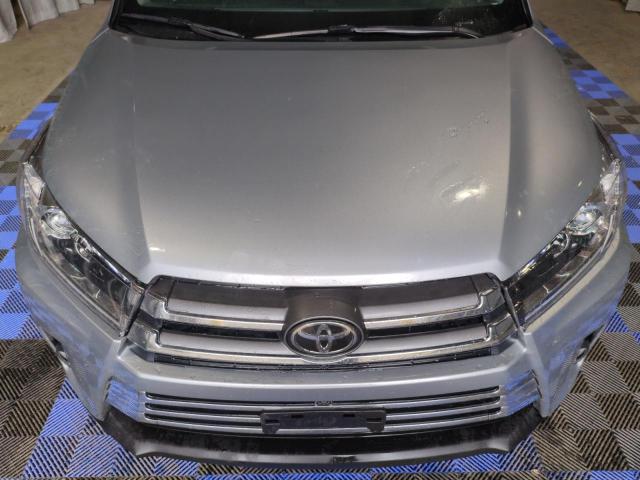 Photo 11 VIN: 5TDDZRFH5JS815754 - TOYOTA HIGHLANDER 