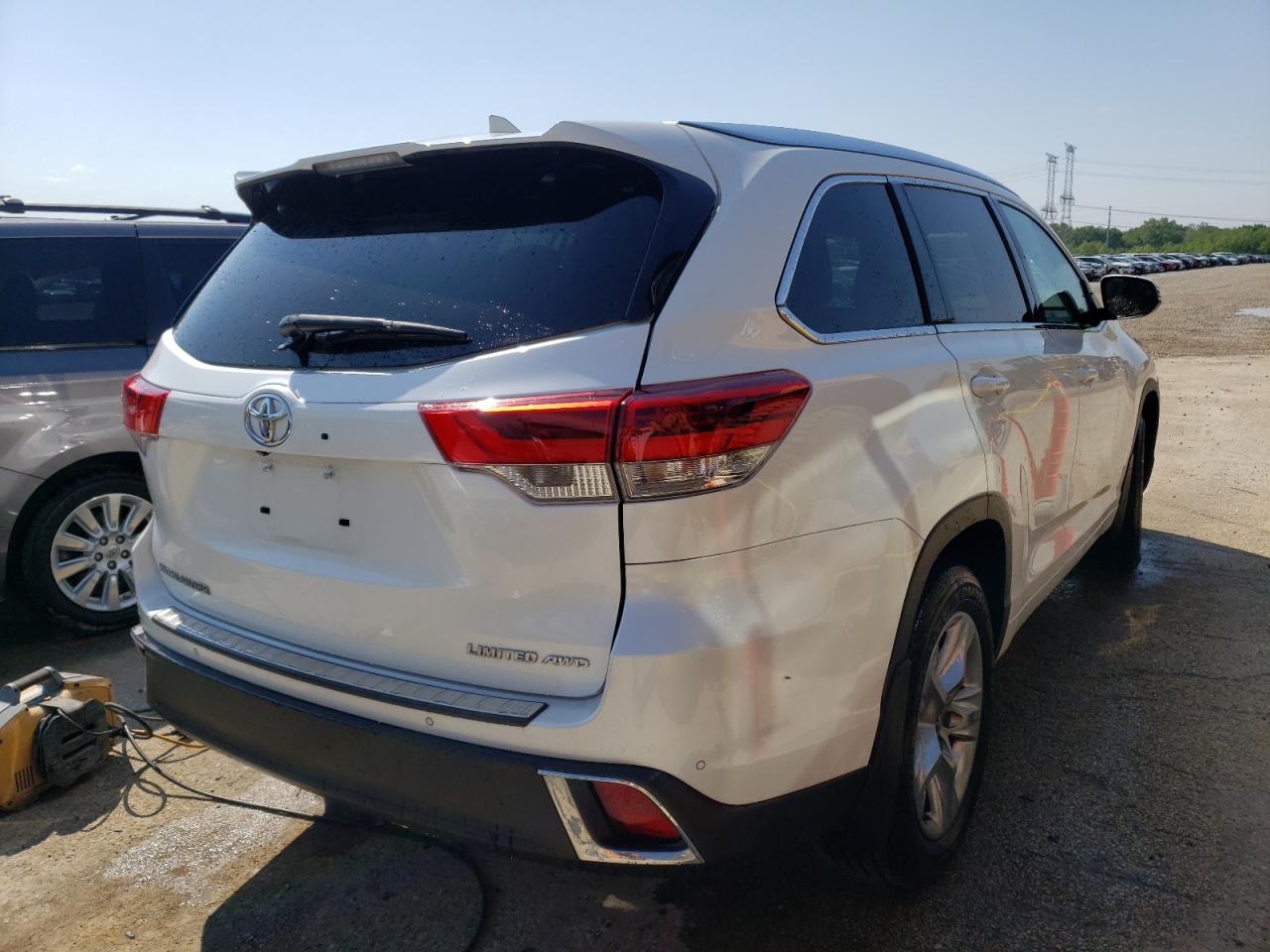 Photo 2 VIN: 5TDDZRFH7HS440203 - TOYOTA HIGHLANDER 