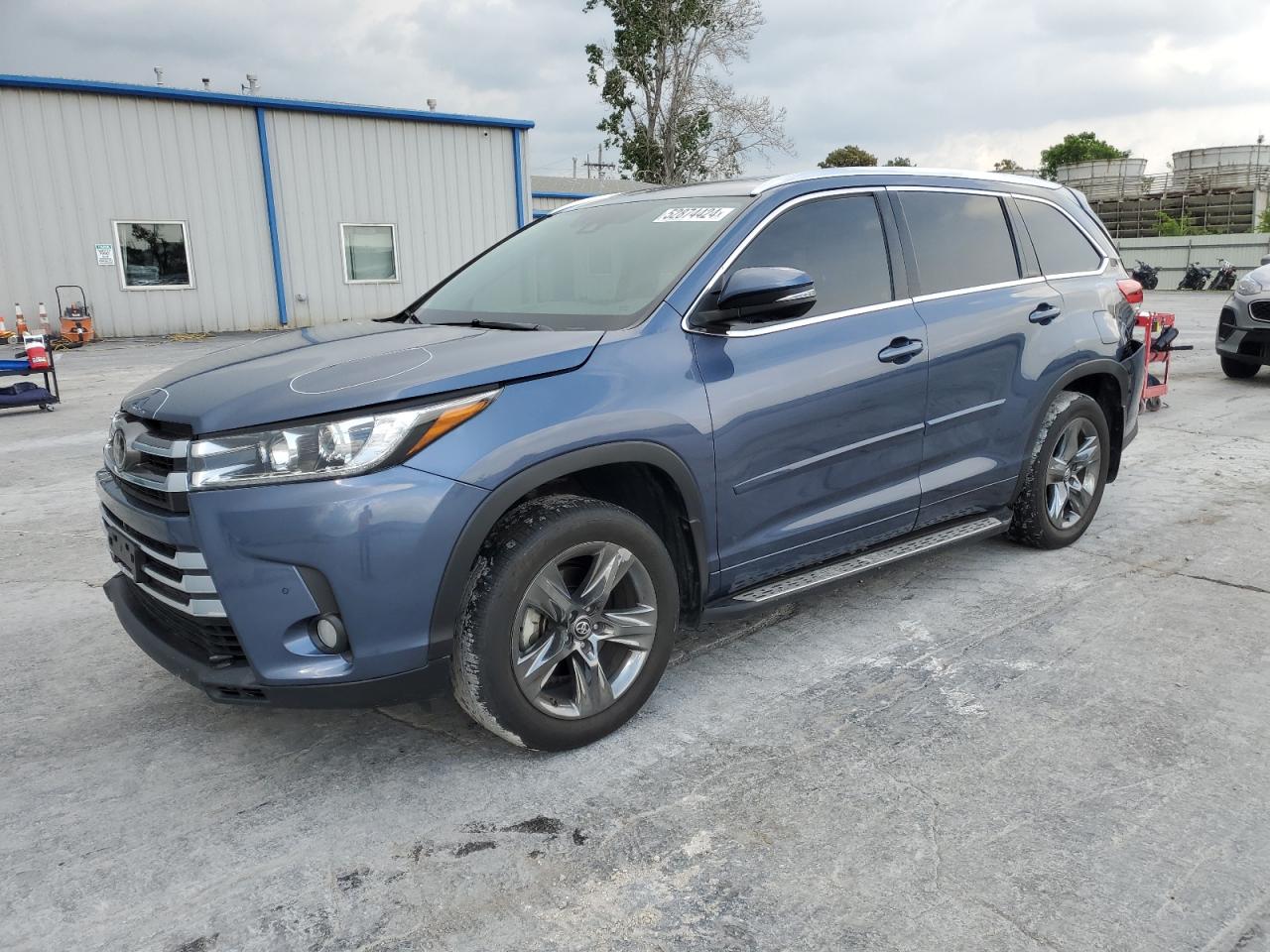 Photo 0 VIN: 5TDDZRFH7JS895946 - TOYOTA HIGHLANDER 