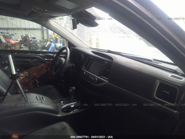 Photo 4 VIN: 5TDDZRFH7KS985809 - TOYOTA HIGHLANDER 