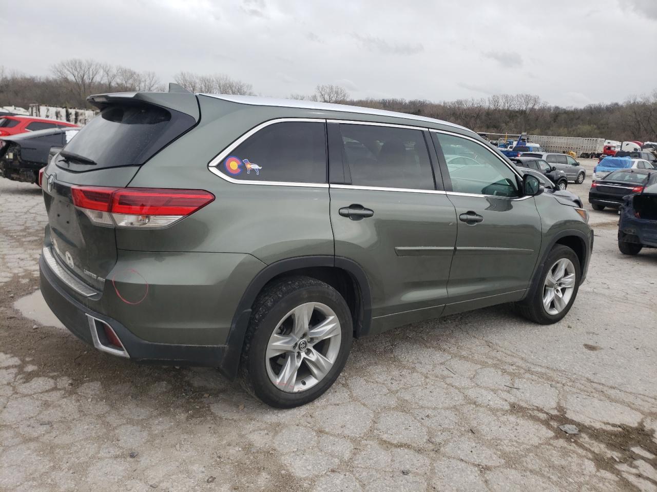 Photo 2 VIN: 5TDDZRFHXJS496299 - TOYOTA HIGHLANDER 