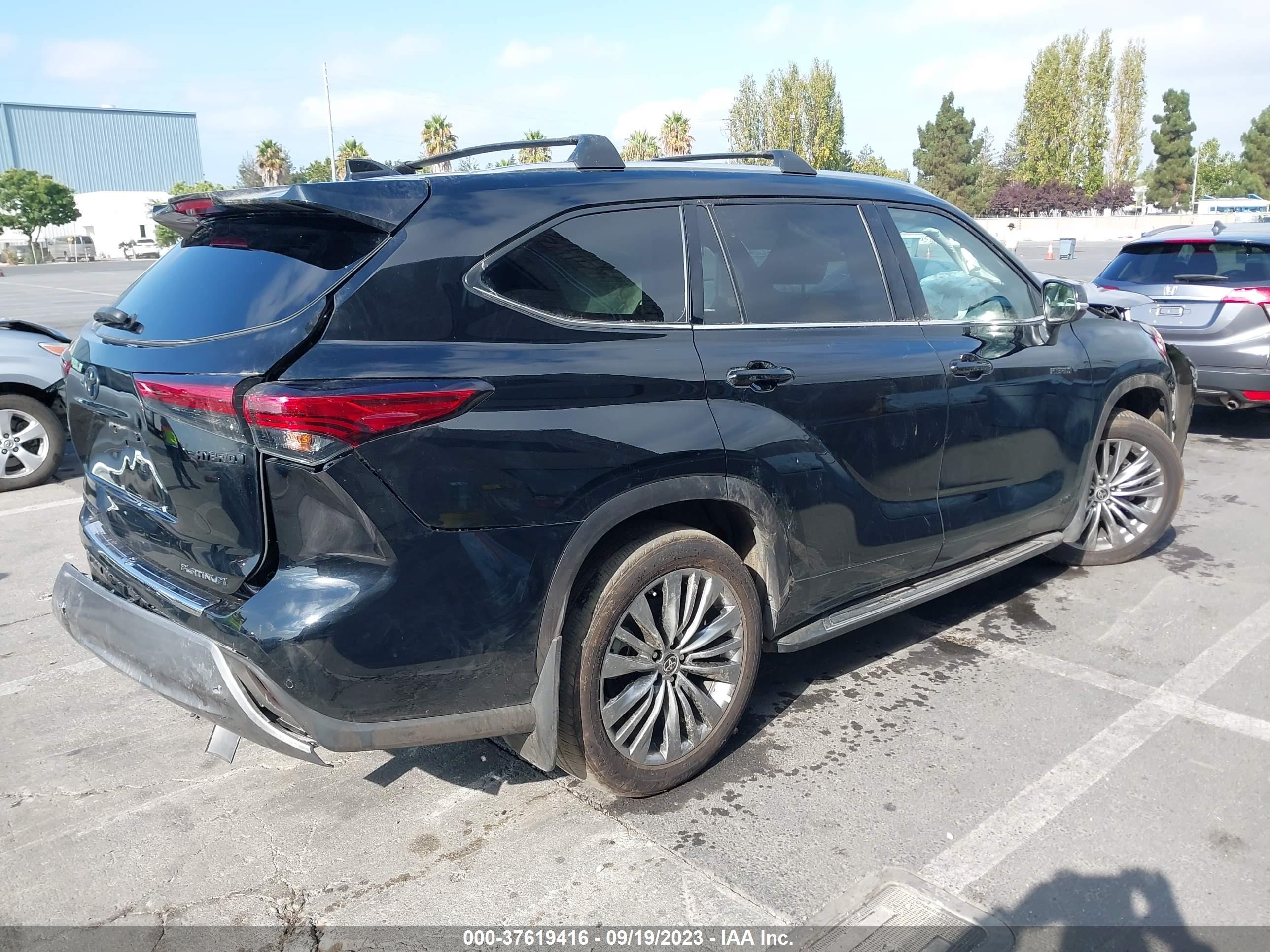 Photo 3 VIN: 5TDEBRCHXMS063342 - TOYOTA HIGHLANDER 