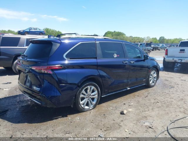 Photo 3 VIN: 5TDERKEC0MS066013 - TOYOTA SIENNA 