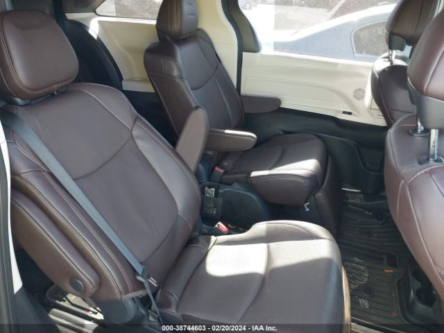 Photo 7 VIN: 5TDERKEC1PS161815 - TOYOTA SIENNA 