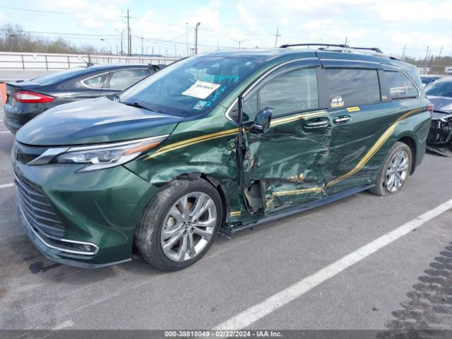 Photo 5 VIN: 5TDERKEC2NS111339 - TOYOTA SIENNA 