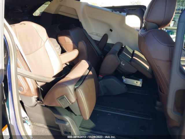 Photo 7 VIN: 5TDERKEC2PS177182 - TOYOTA SIENNA 