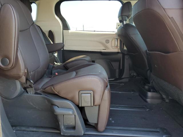 Photo 10 VIN: 5TDERKEC6RS197955 - TOYOTA SIENNA LIM 