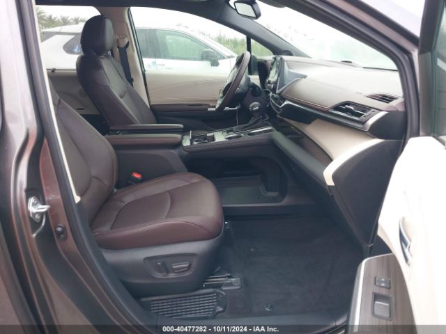 Photo 4 VIN: 5TDERKEC6RS209747 - TOYOTA SIENNA 