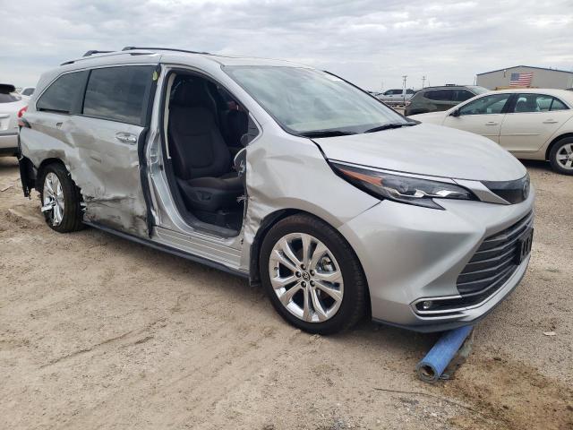 Photo 3 VIN: 5TDERKEC8RS181644 - TOYOTA SIENNA 