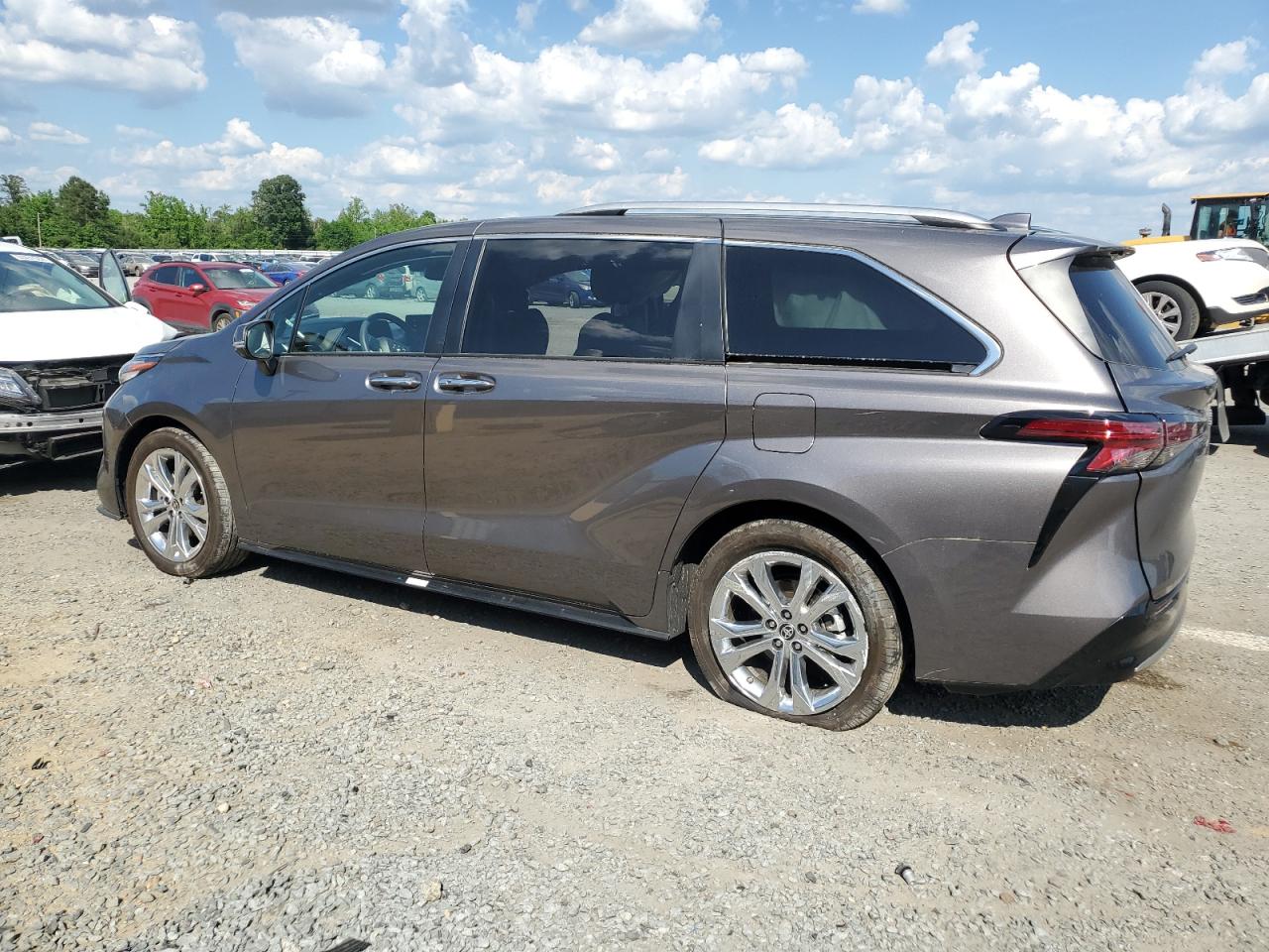 Photo 1 VIN: 5TDERKECXNS117289 - TOYOTA SIENNA 