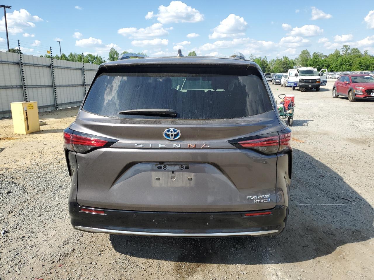 Photo 5 VIN: 5TDERKECXNS117289 - TOYOTA SIENNA 