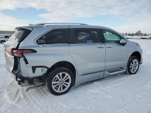 Photo 2 VIN: 5TDERKECXNS121858 - TOYOTA SIENNA LIM 