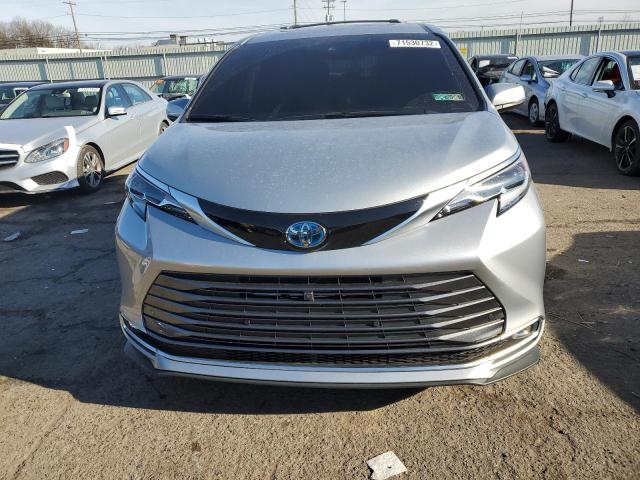 Photo 4 VIN: 5TDESKFC0MS037677 - TOYOTA SIENNA LIM 