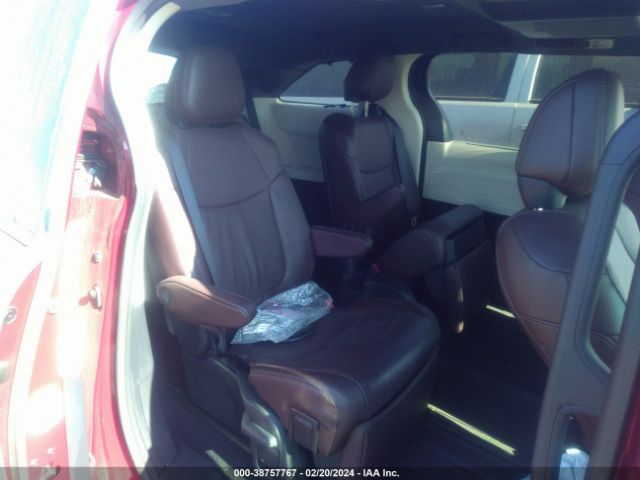 Photo 7 VIN: 5TDESKFC0NS062029 - TOYOTA SIENNA 