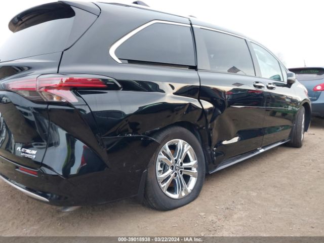 Photo 5 VIN: 5TDESKFC0PS082123 - TOYOTA SIENNA 