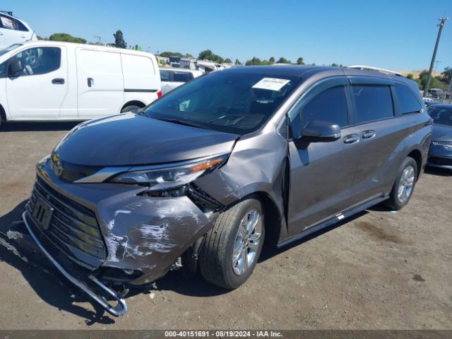 Photo 1 VIN: 5TDESKFC1NS055199 - TOYOTA SIENNA 