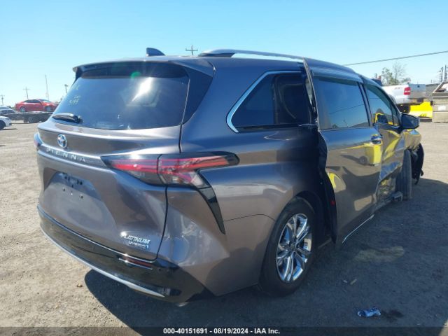 Photo 3 VIN: 5TDESKFC1NS055199 - TOYOTA SIENNA 