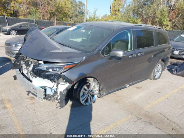 Photo 1 VIN: 5TDESKFC1RS135334 - TOYOTA SIENNA 