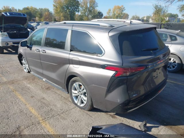 Photo 2 VIN: 5TDESKFC1RS135334 - TOYOTA SIENNA 