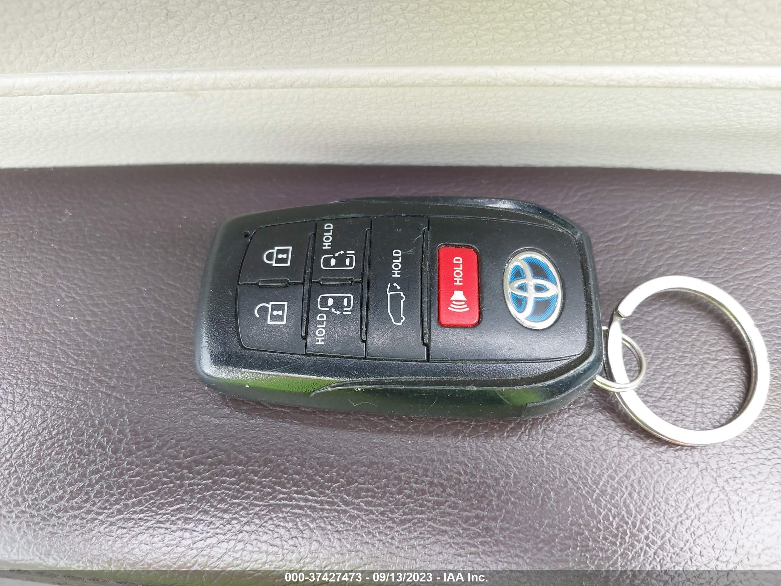 Photo 10 VIN: 5TDESKFC3NS056449 - TOYOTA SIENNA 