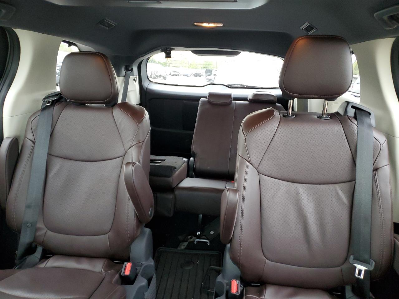 Photo 9 VIN: 5TDESKFC5PS103256 - TOYOTA SIENNA 