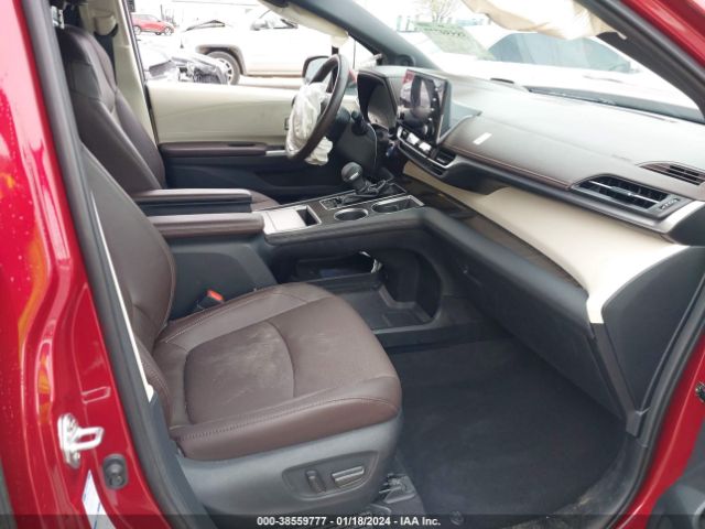 Photo 4 VIN: 5TDESKFC8MS004541 - TOYOTA SIENNA 