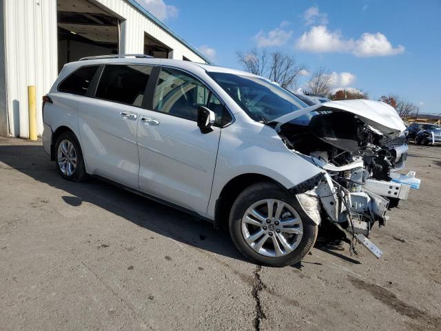 Photo 3 VIN: 5TDESKFC9PS093735 - TOYOTA SIENNA LIM 