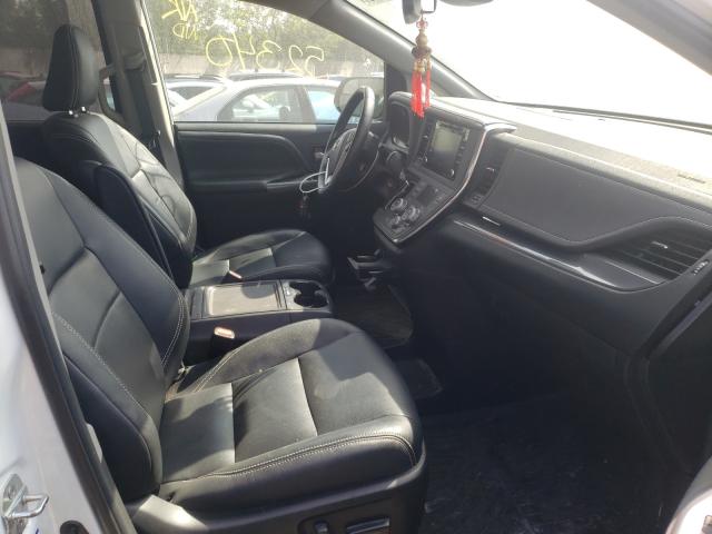 Photo 4 VIN: 5TDEZ3DC1KS225836 - TOYOTA SIENNA SE 