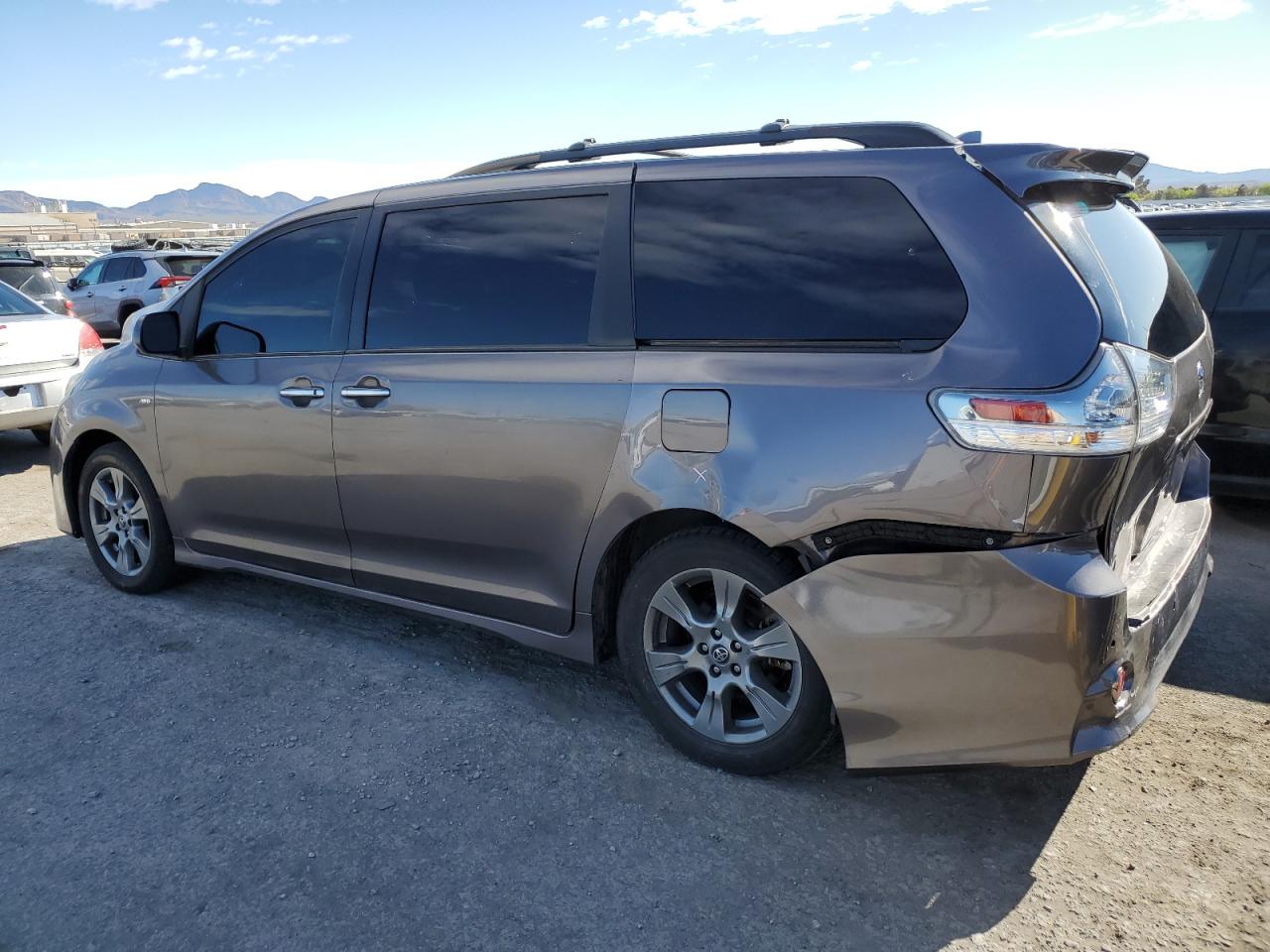 Photo 1 VIN: 5TDEZ3DC5KS223975 - TOYOTA SIENNA 