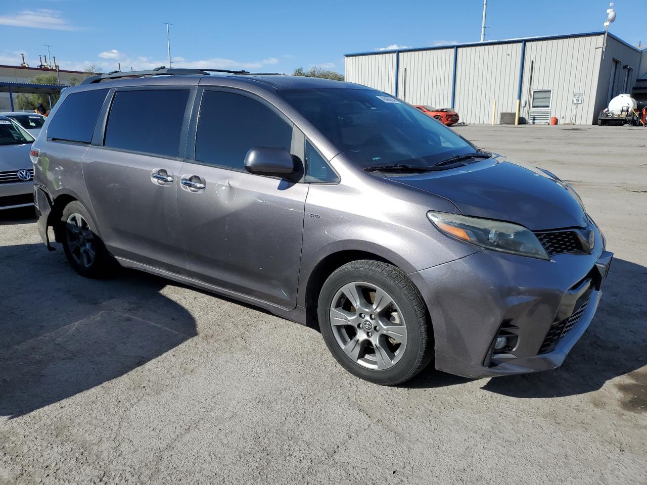 Photo 3 VIN: 5TDEZ3DC5KS223975 - TOYOTA SIENNA 