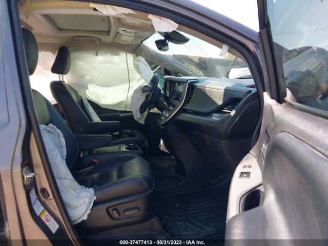 Photo 4 VIN: 5TDEZ3DC8KS216471 - TOYOTA SIENNA 