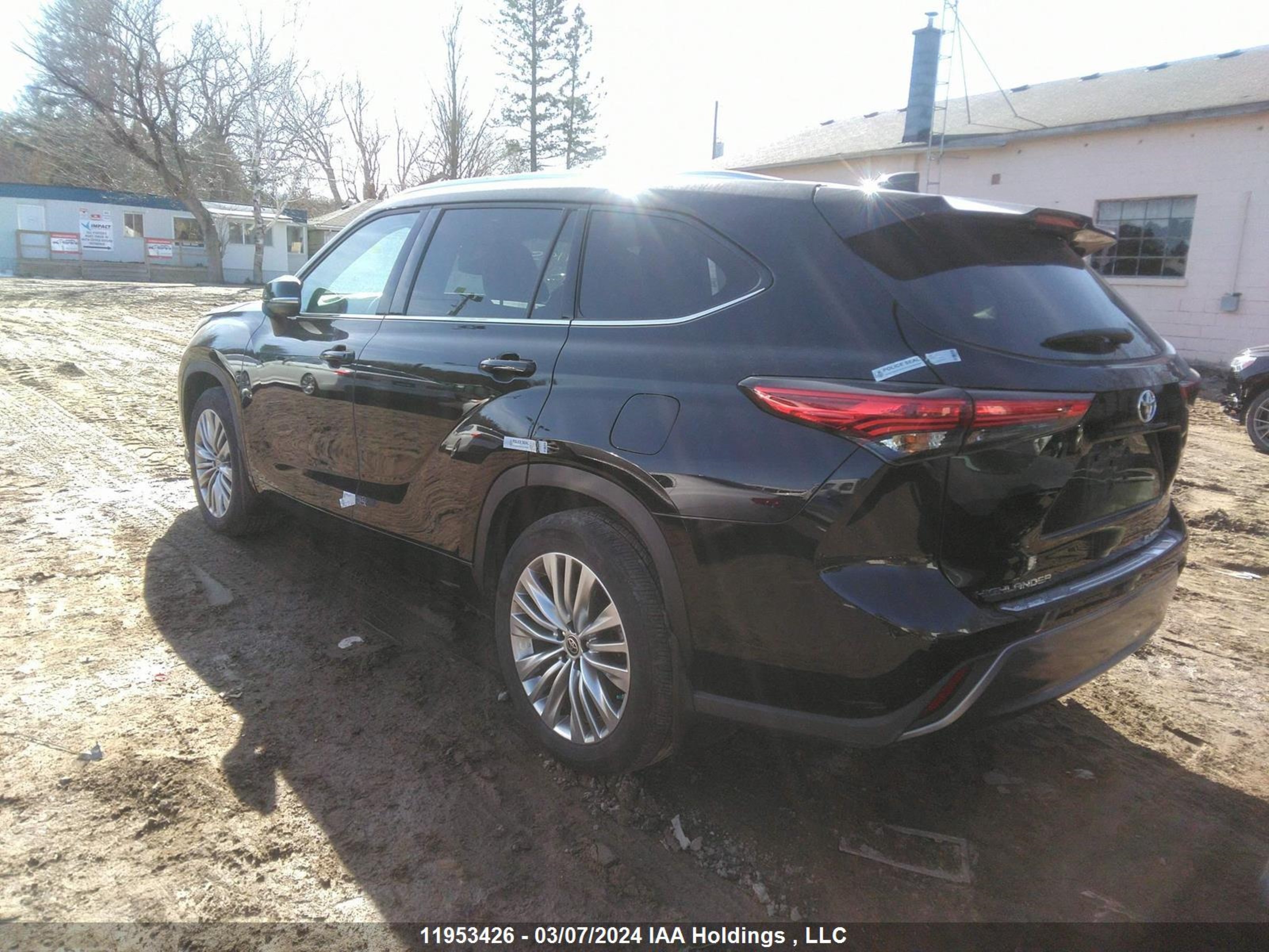 Photo 2 VIN: 5TDFZRBH7NS203236 - TOYOTA HIGHLANDER 