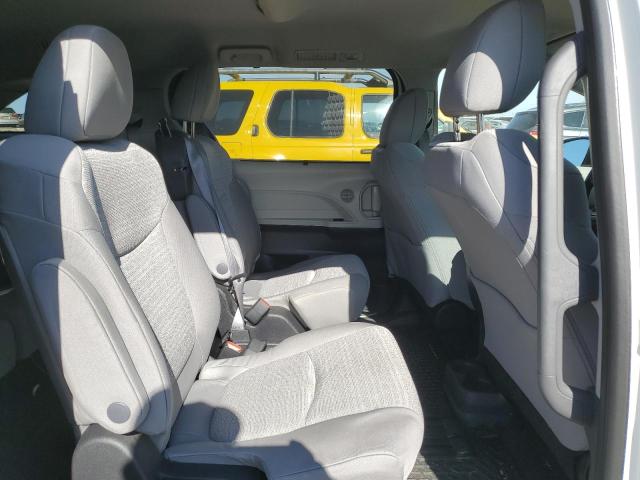 Photo 10 VIN: 5TDGRKEC4NS087263 - TOYOTA SIENNA LE 