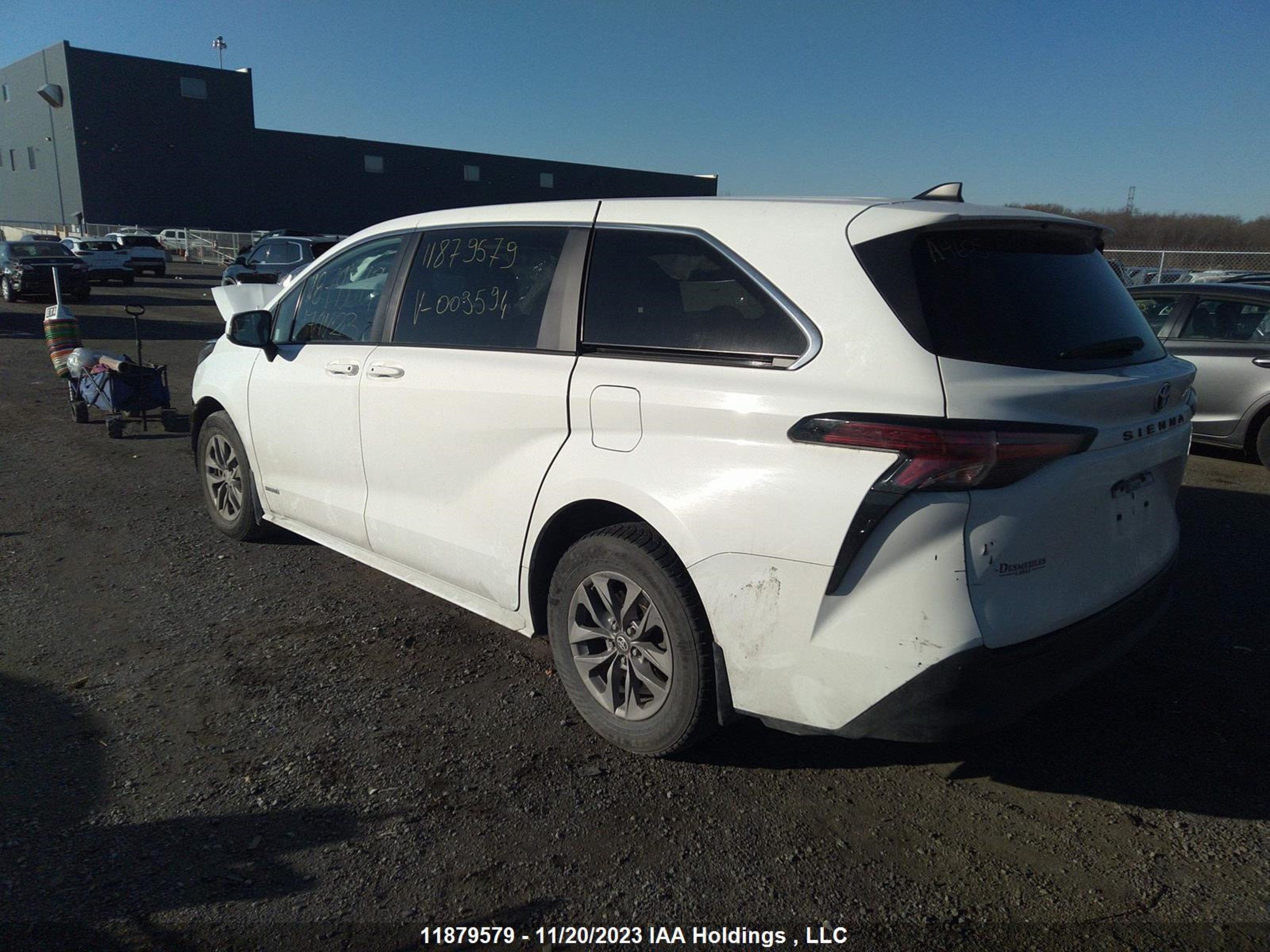 Photo 2 VIN: 5TDGRKEC5MS003594 - TOYOTA SIENNA 