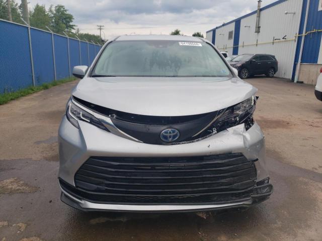 Photo 4 VIN: 5TDGRKEC5NS100487 - TOYOTA SIENNA LE 