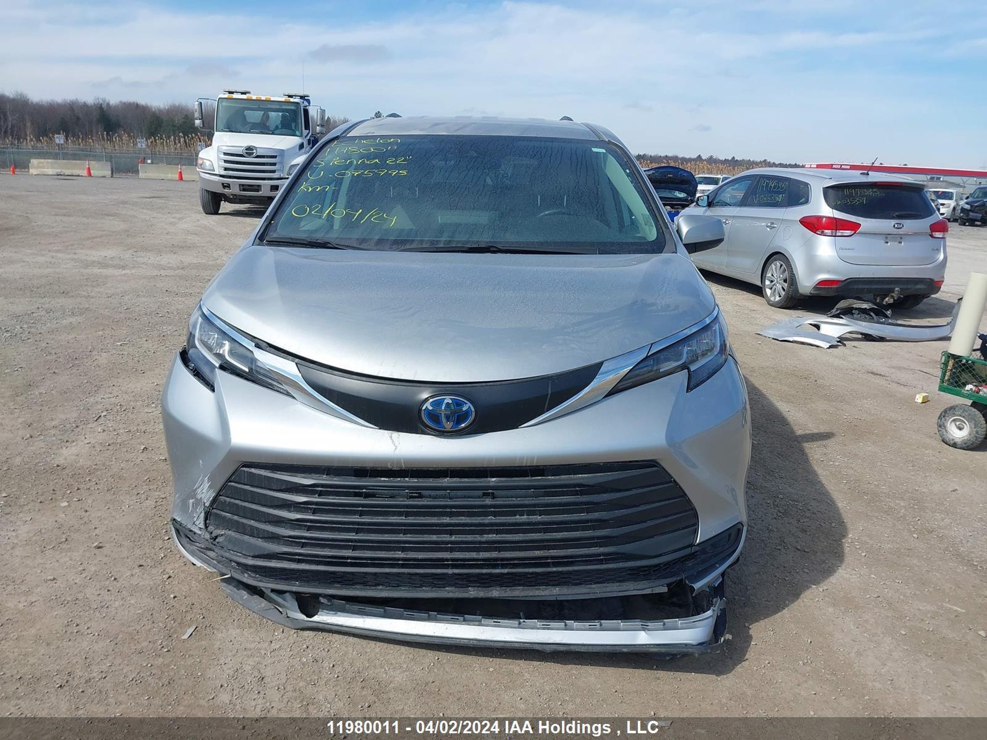 Photo 11 VIN: 5TDGRKEC6NS075213 - TOYOTA SIENNA 