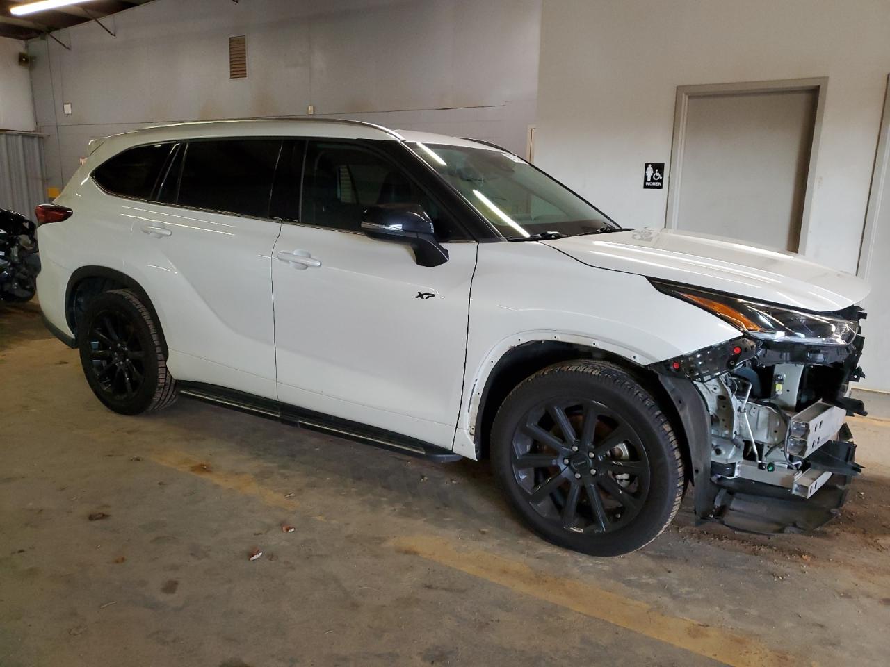 Photo 3 VIN: 5TDGZRAH5MS533655 - TOYOTA HIGHLANDER 