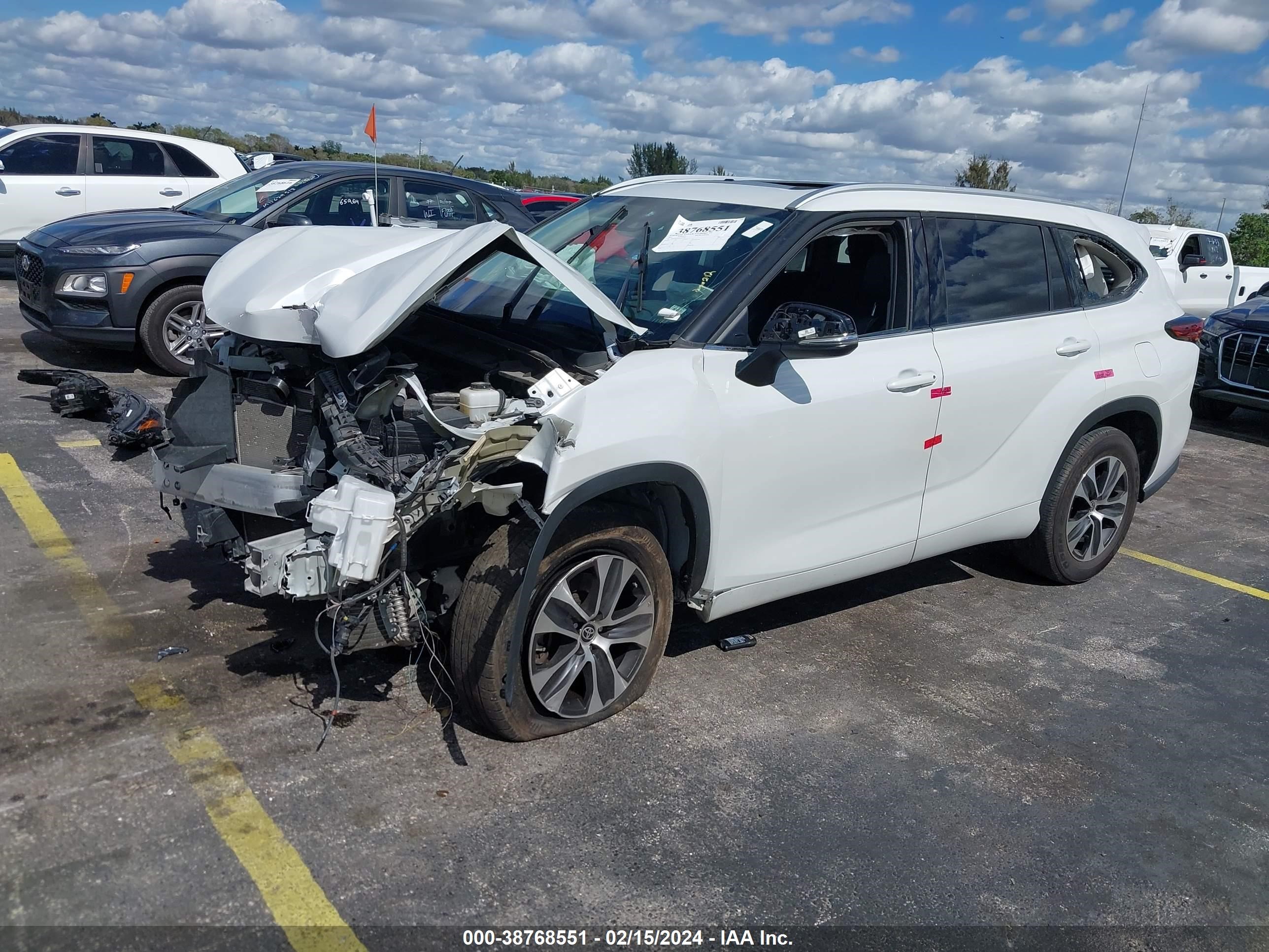 Photo 1 VIN: 5TDGZRAH6NS542740 - TOYOTA HIGHLANDER 