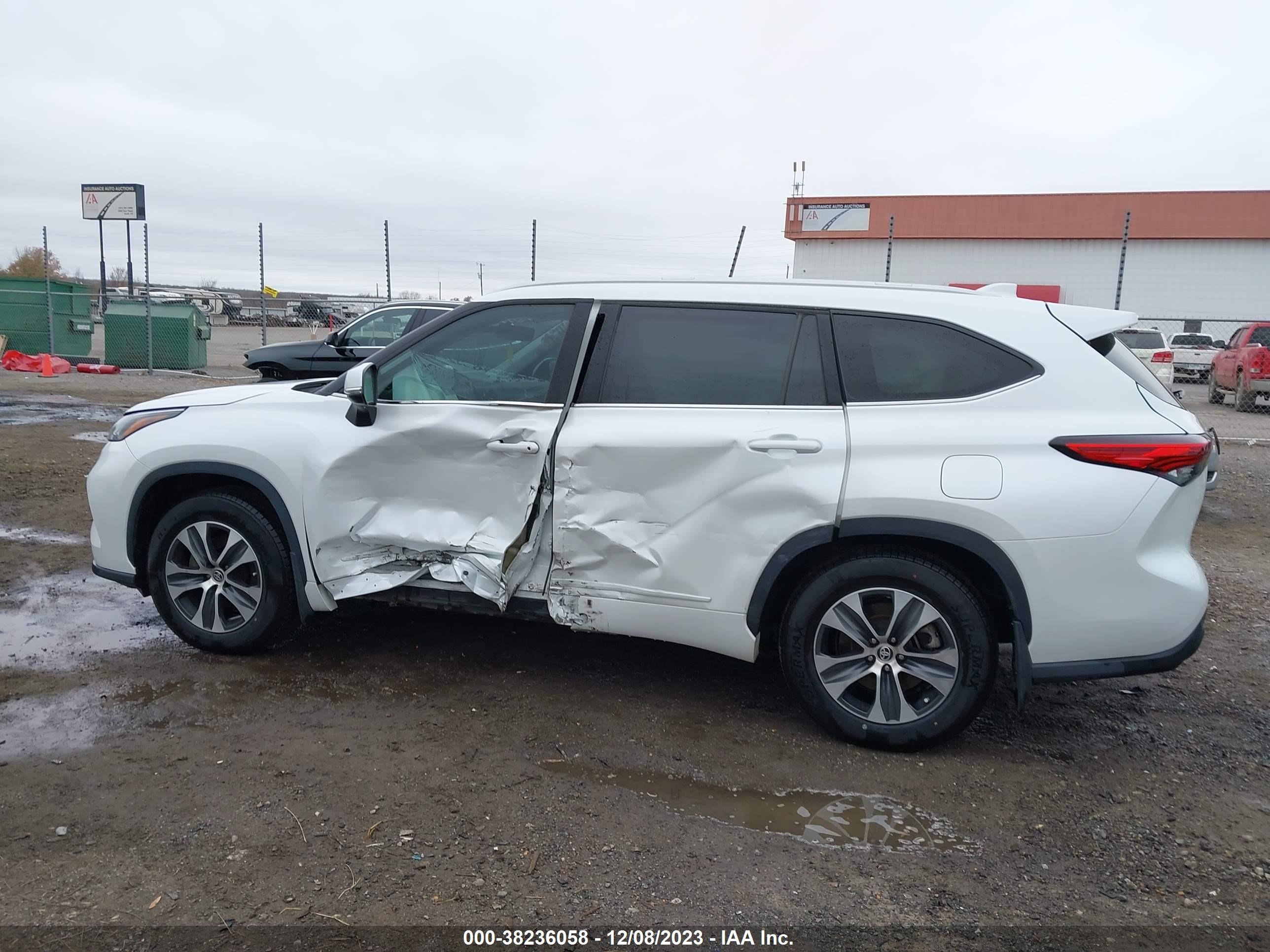 Photo 13 VIN: 5TDGZRAHXNS538920 - TOYOTA HIGHLANDER 