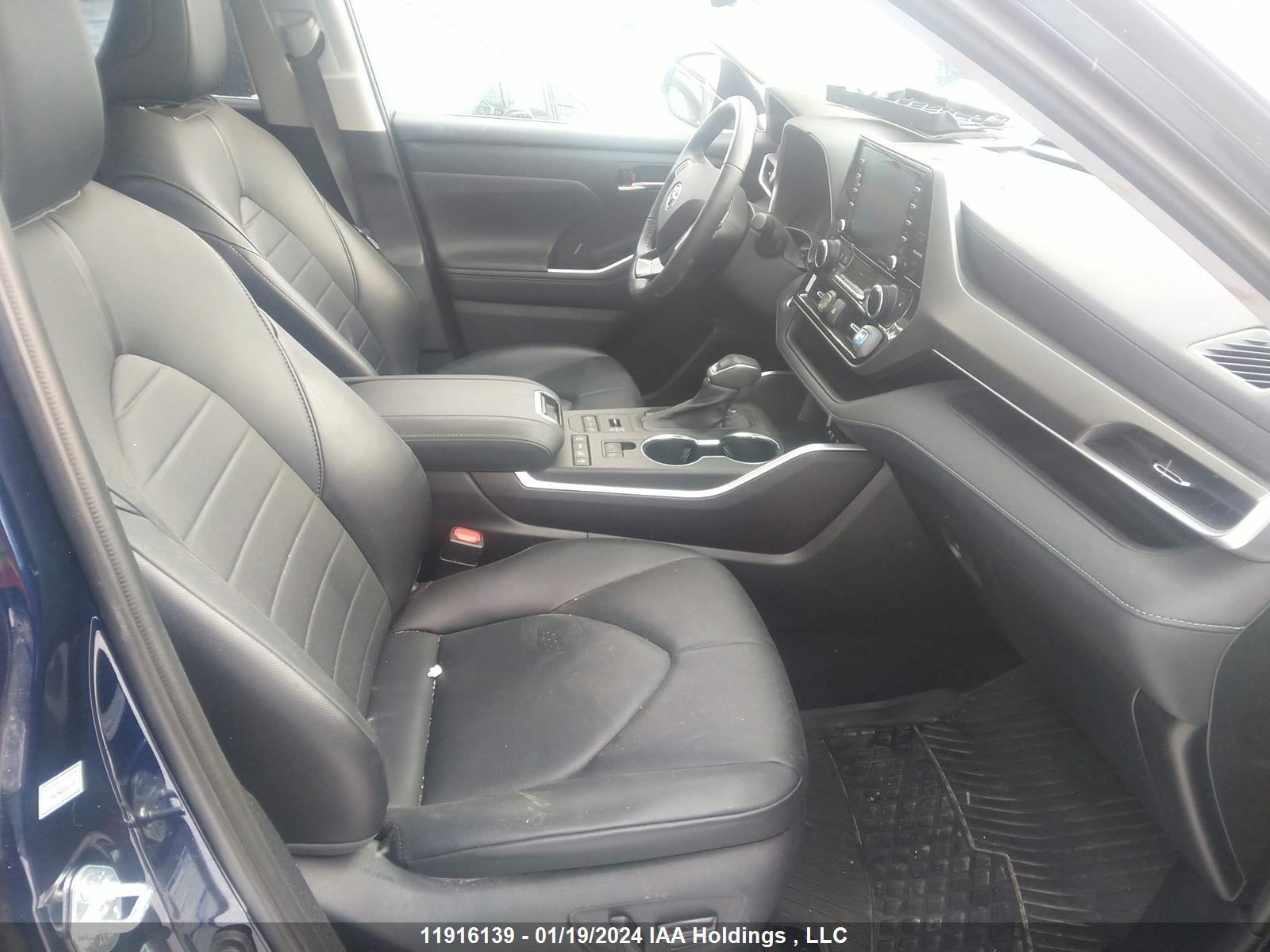 Photo 4 VIN: 5TDGZRBH1MS552198 - TOYOTA HIGHLANDER 