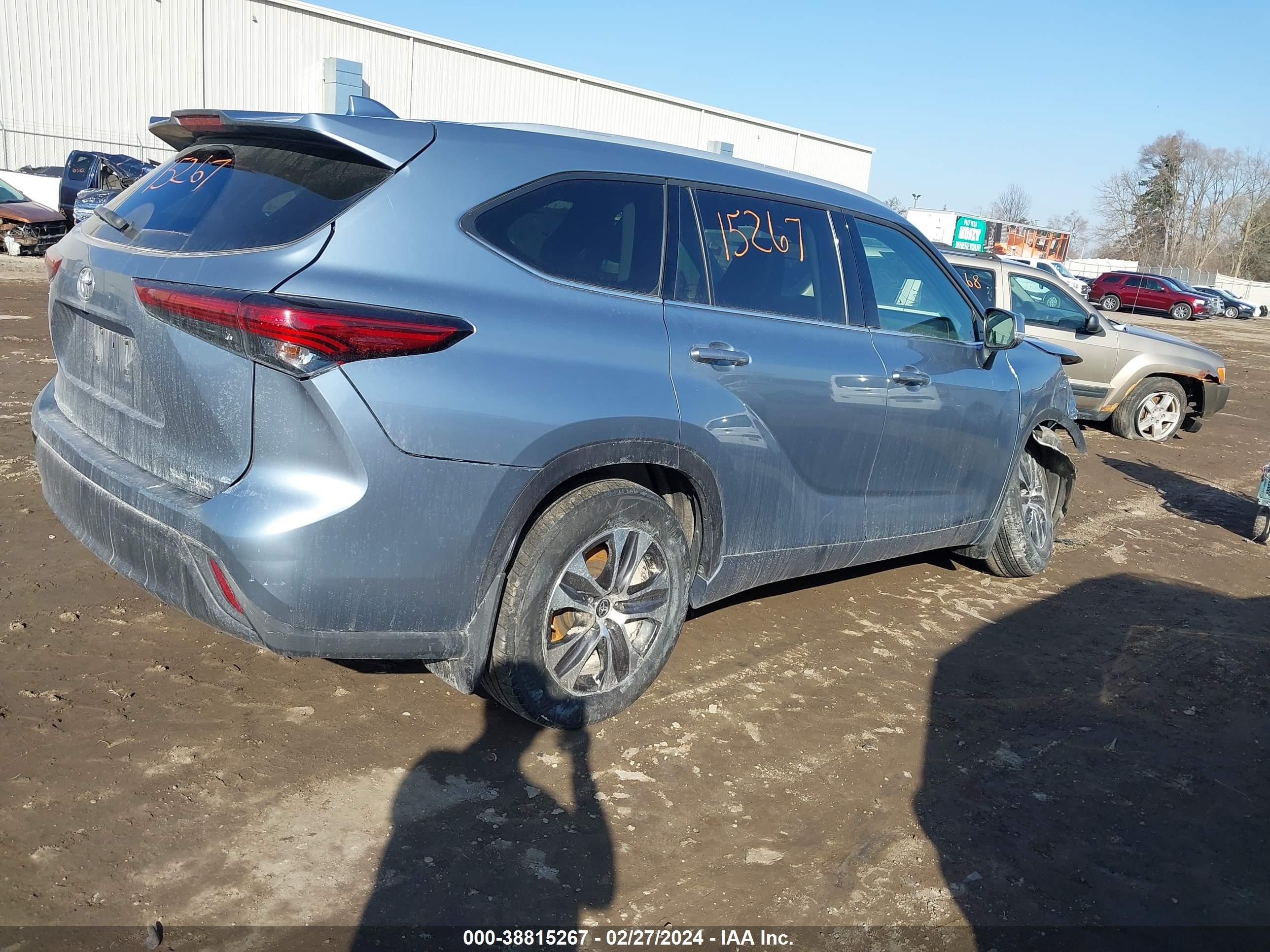 Photo 3 VIN: 5TDGZRBH1NS163689 - TOYOTA HIGHLANDER 