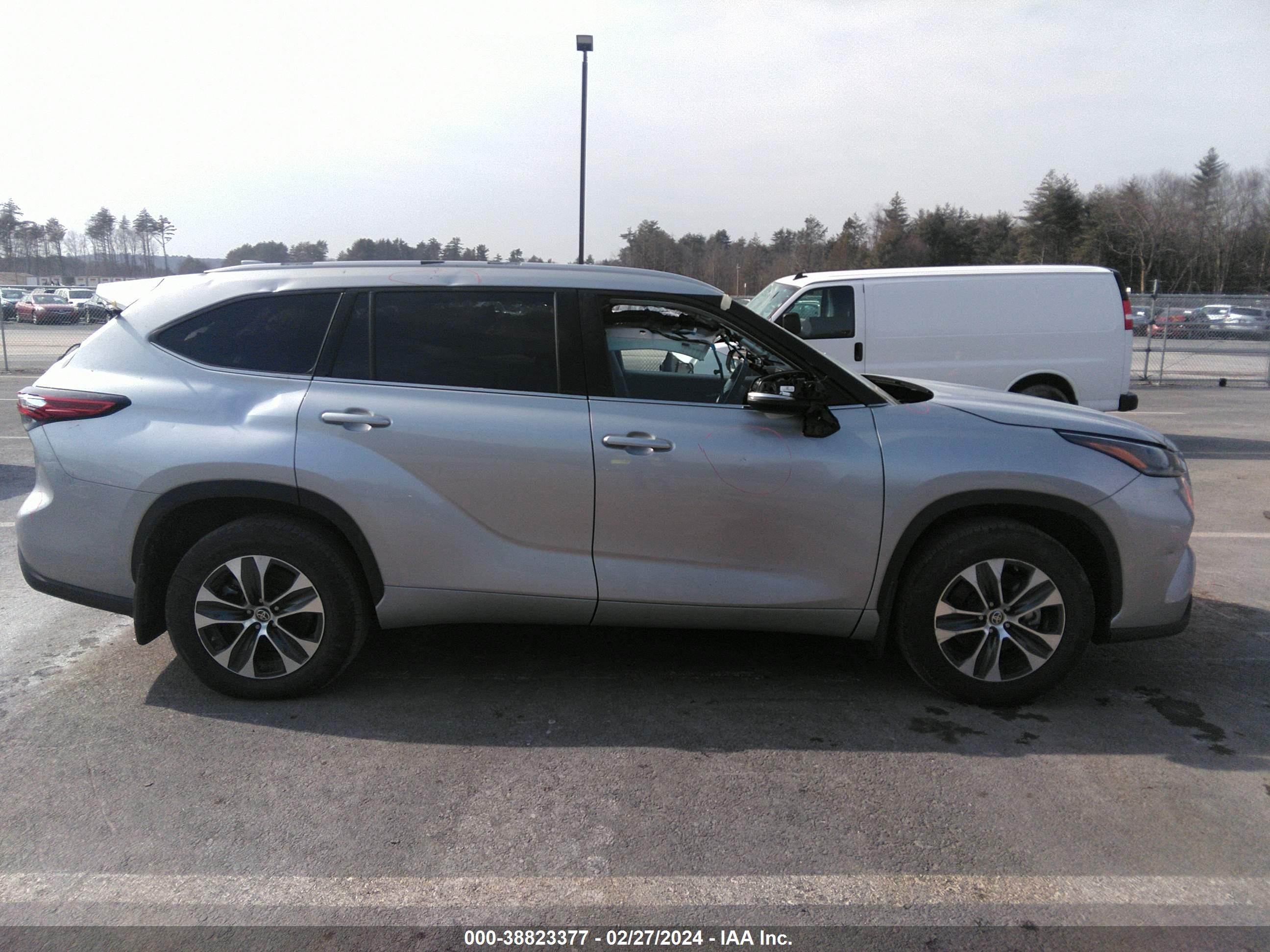 Photo 12 VIN: 5TDGZRBH2NS577421 - TOYOTA HIGHLANDER 