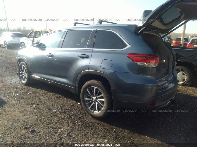 Photo 2 VIN: 5TDJGRFH4JS040629 - TOYOTA HIGHLANDER 