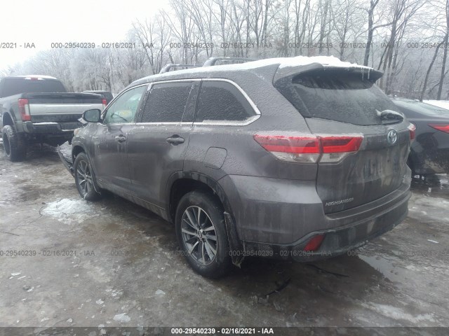 Photo 2 VIN: 5TDJGRFH8JS051018 - TOYOTA HIGHLANDER 