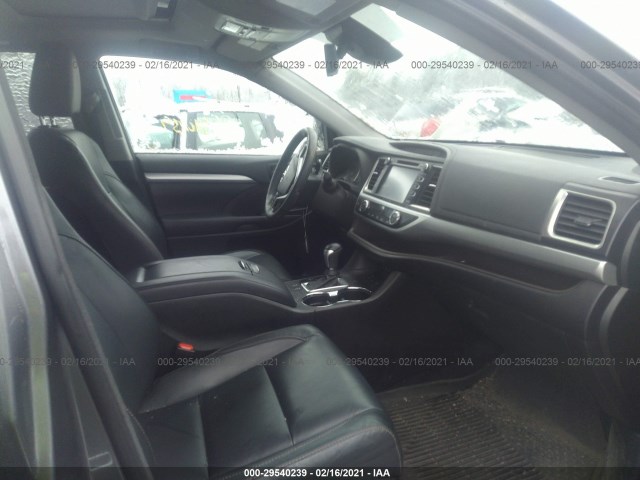 Photo 4 VIN: 5TDJGRFH8JS051018 - TOYOTA HIGHLANDER 