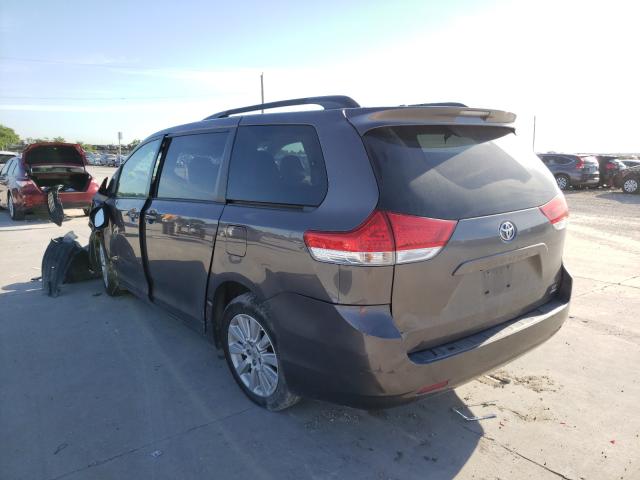 Photo 2 VIN: 5TDJK3DC0BS008460 - TOYOTA SIENNA LE 